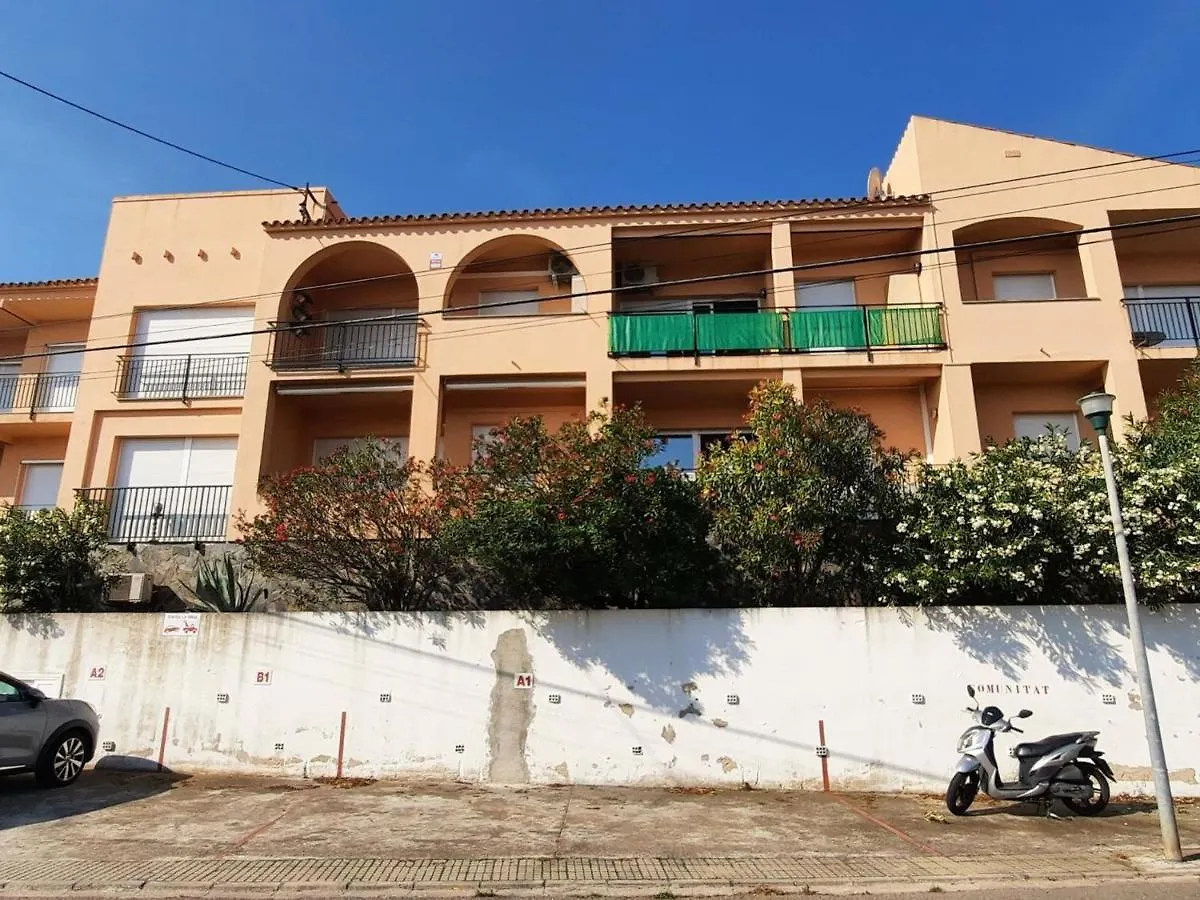Apartamento Familiar 2 Habitaciones Con Terraza Vista Al Mar Y Aparcamiento En Llanca - Es-170-11 0*,